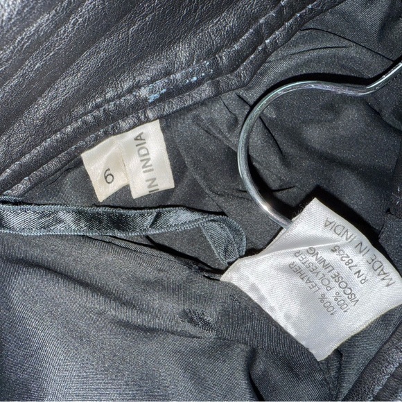 Vintage black high waist Leather Pants - Picture 8 of 11